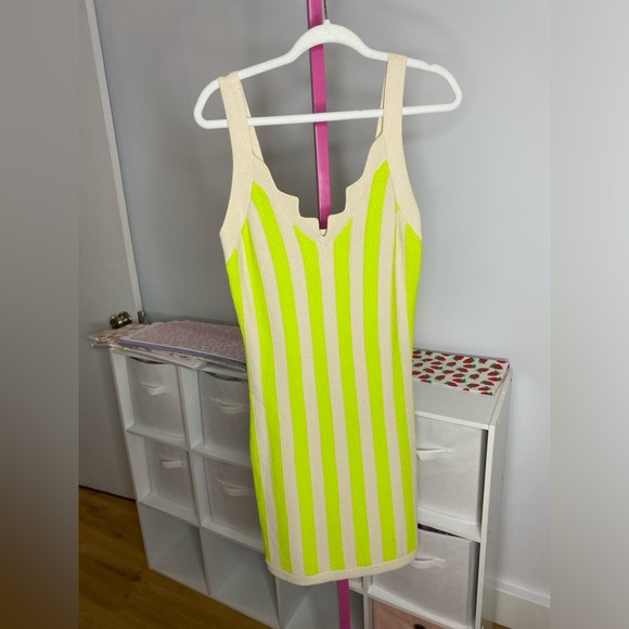 House of Harlow 1960 Dresses & Skirts - NEW HOUSE OF HARLOW 1960 KINT DRESS